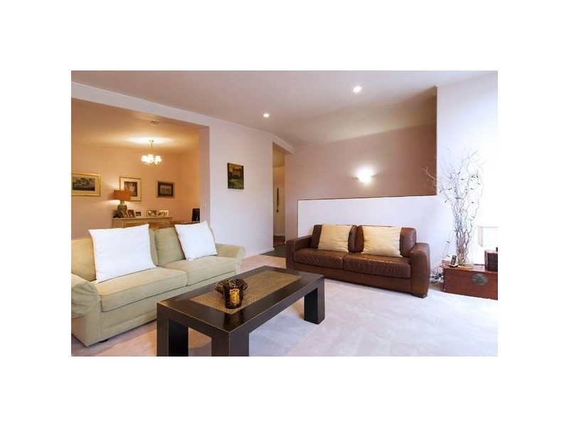 6 Angel Place, Forestville NSW 2087