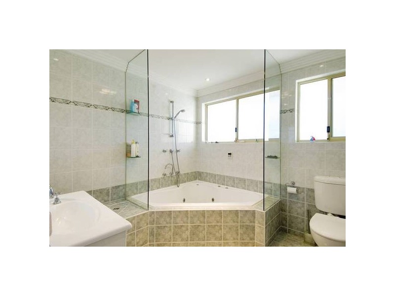 4 Karalta Crescent, Belrose NSW 2085