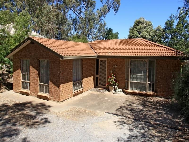 18 The Pines Close, Happy Valley SA 5159