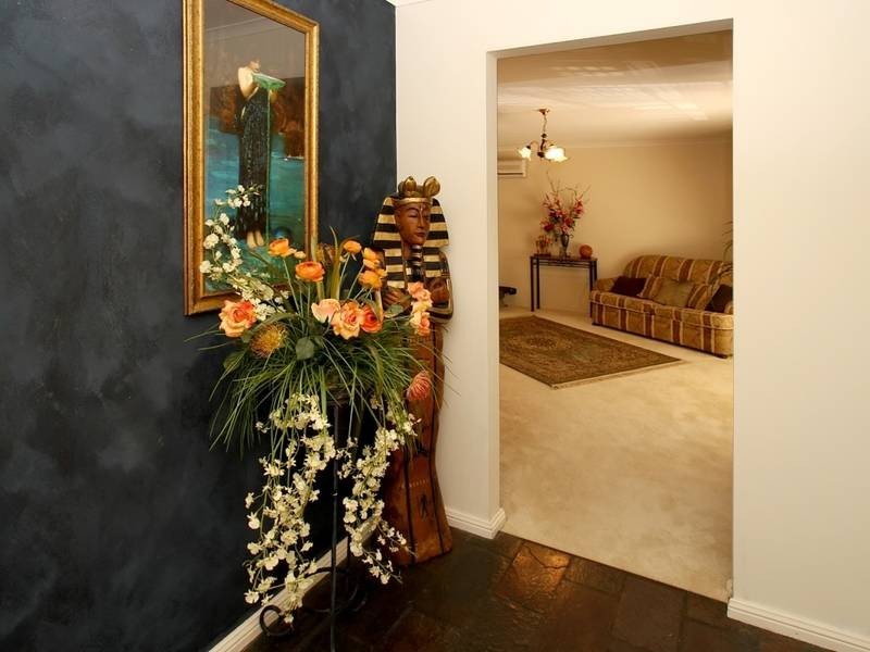 18 The Pines Close, Happy Valley SA 5159