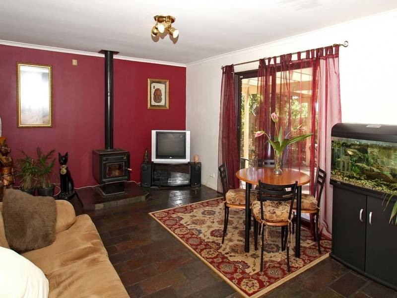 18 The Pines Close, Happy Valley SA 5159