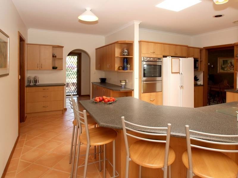 11 Anne Court, Happy Valley SA 5159