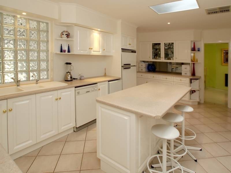 25 Jordan Avenue, Happy Valley SA 5159