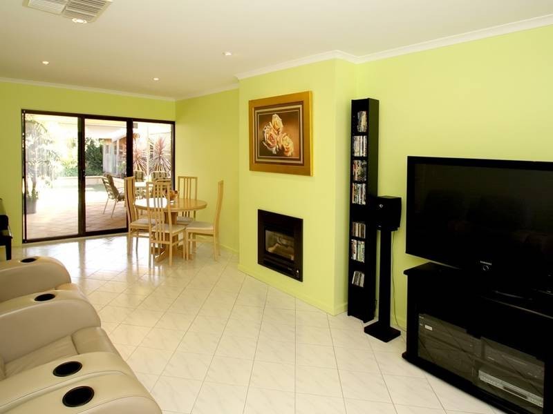 25 Jordan Avenue, Happy Valley SA 5159