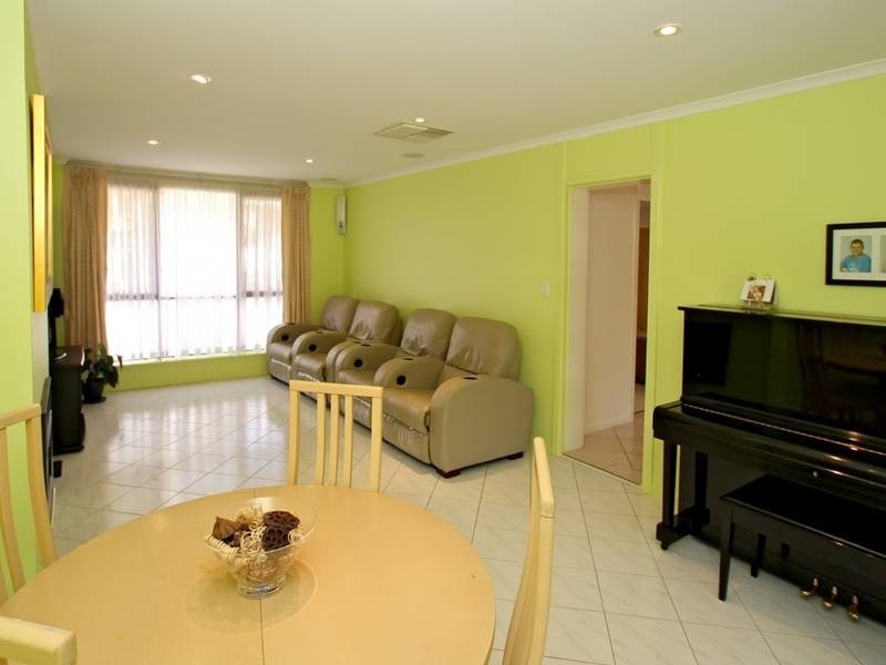 25 Jordan Avenue, Happy Valley SA 5159