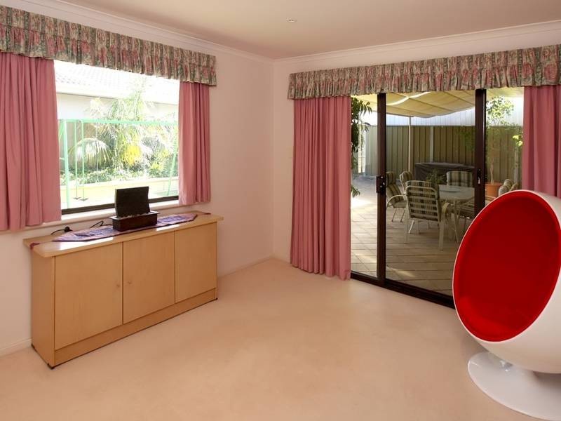 25 Jordan Avenue, Happy Valley SA 5159