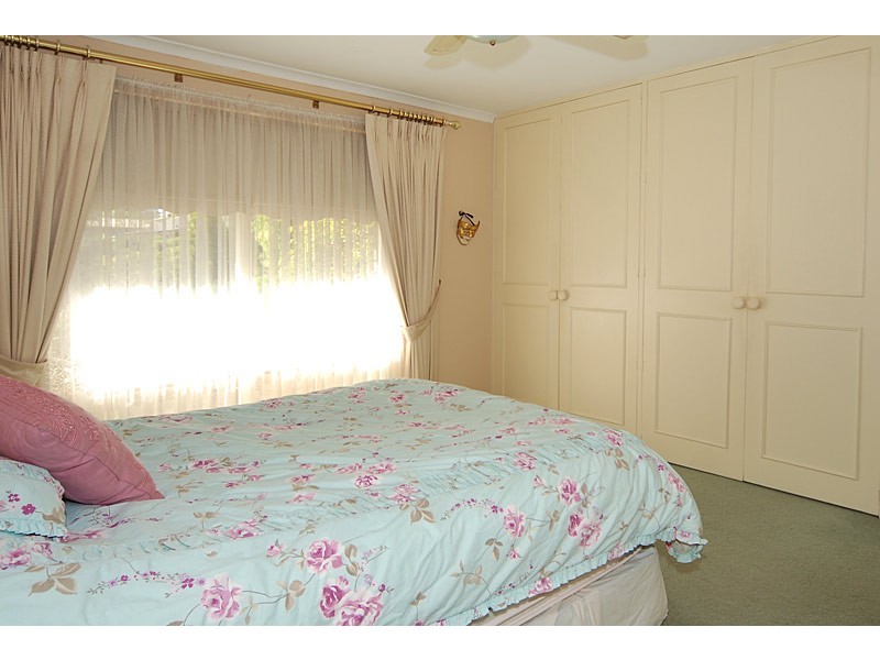 28 Lyn Street, Aberfoyle Park SA 5159