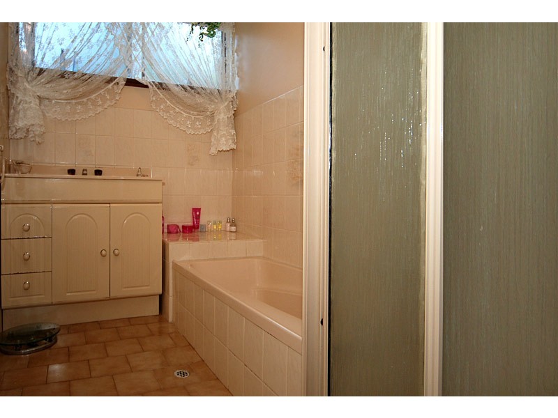 28 Lyn Street, Aberfoyle Park SA 5159