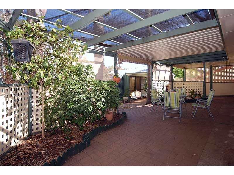 28 Lyn Street, Aberfoyle Park SA 5159