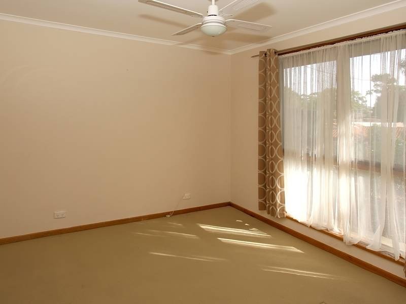 18 Booth Street, Happy Valley SA 5159