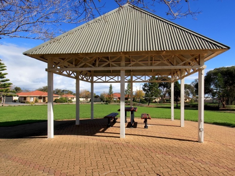 9 Bridgeport Cl, Seaford SA 5169
