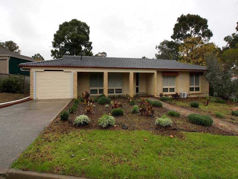 1 Iona Court, Aberfoyle Park SA 5159