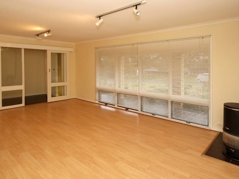 1 Iona Court, Aberfoyle Park SA 5159