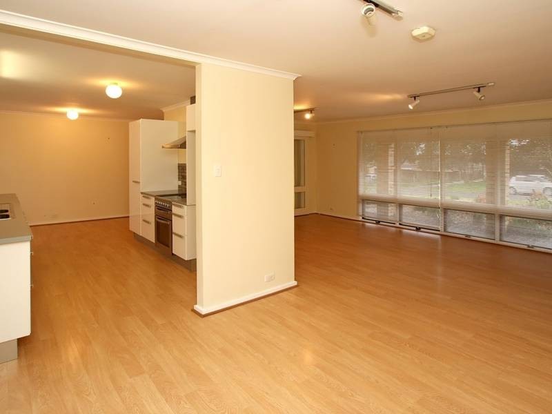 1 Iona Court, Aberfoyle Park SA 5159