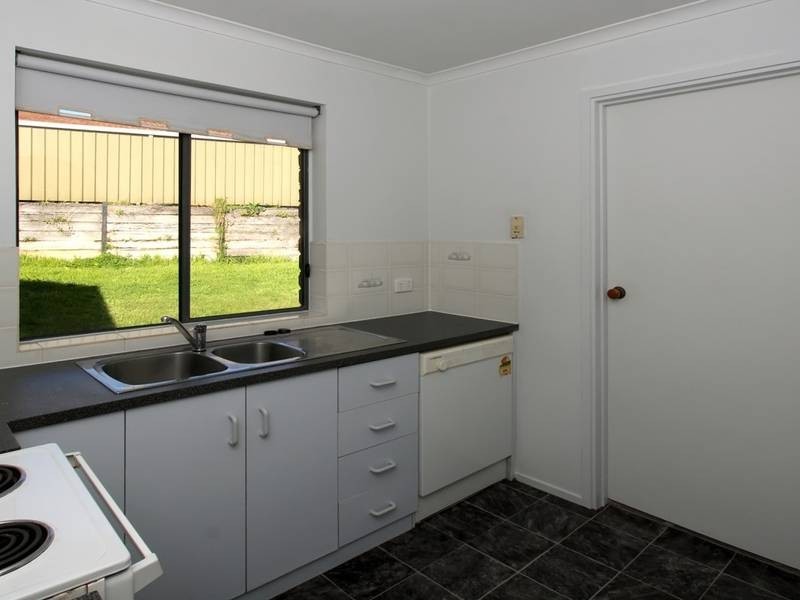 28/11 Ash Street, Aberfoyle Park SA 5159