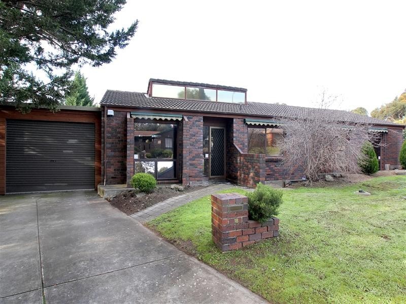 18 Garnet Crescent, Flagstaff Hill SA 5159