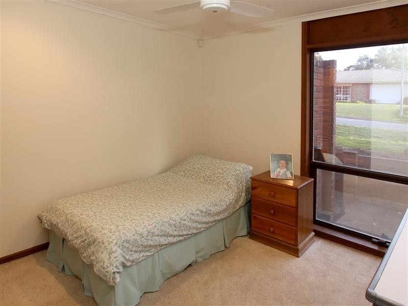 18 Garnet Crescent, Flagstaff Hill SA 5159