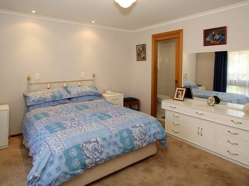 16 Gooroonga Street, Seaview Downs SA 5049