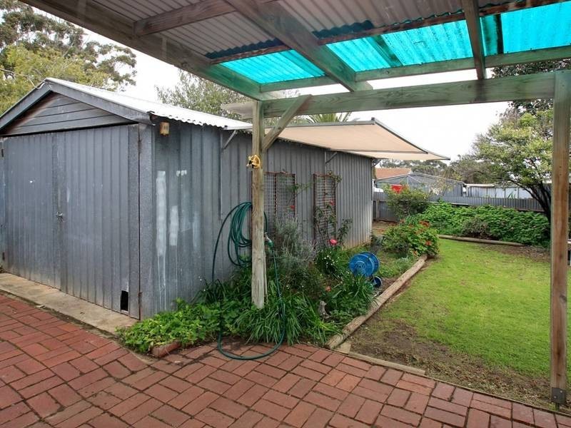 17 Barnabas Crescent, Christie Downs SA 5164