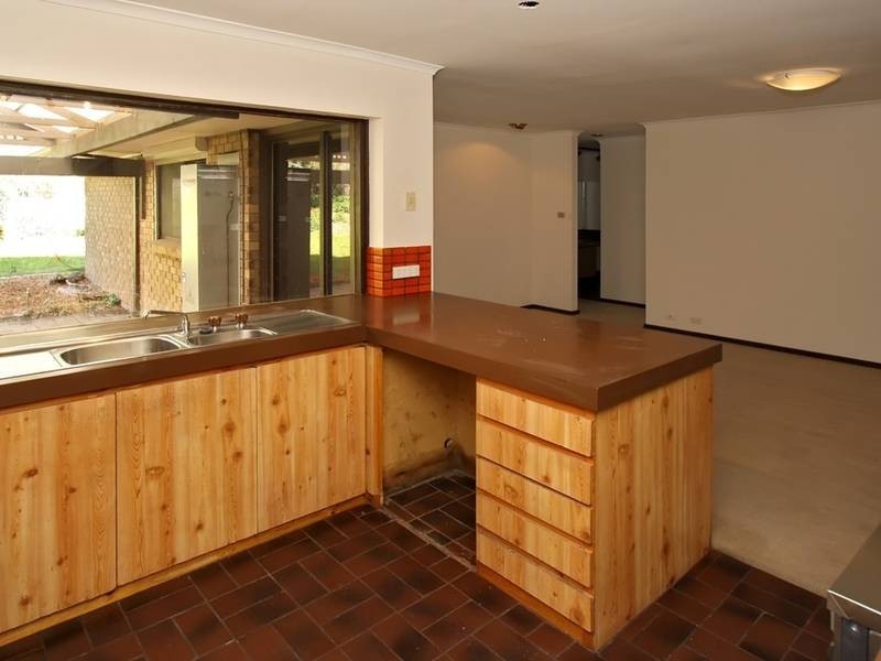 30 Tania Drive, Aberfoyle Park SA 5159