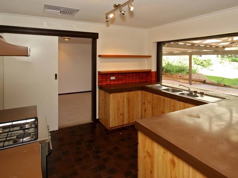 30 Tania Drive, Aberfoyle Park SA 5159