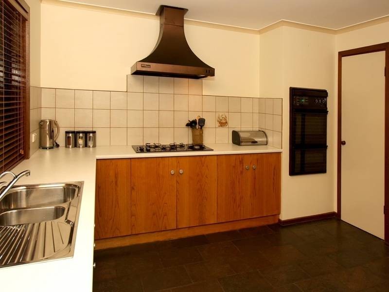 1 Meadowview Rise, Aberfoyle Park SA 5159