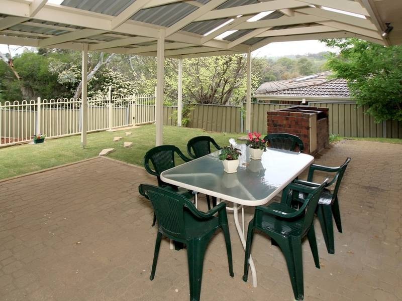 1 Meadowview Rise, Aberfoyle Park SA 5159