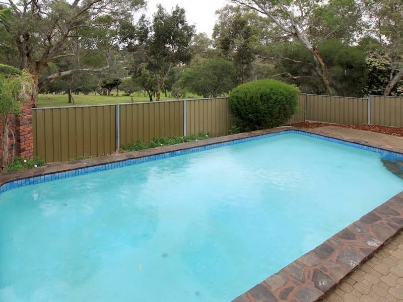 1 Meadowview Rise, Aberfoyle Park SA 5159