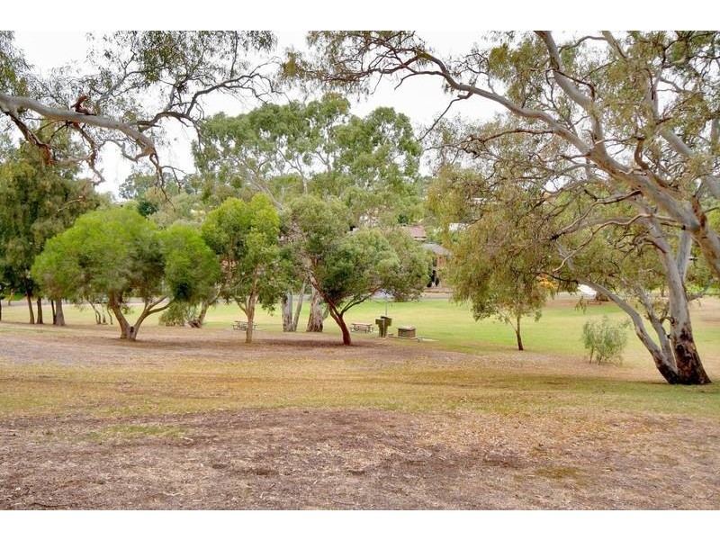 1 Meadowview Rise, Aberfoyle Park SA 5159