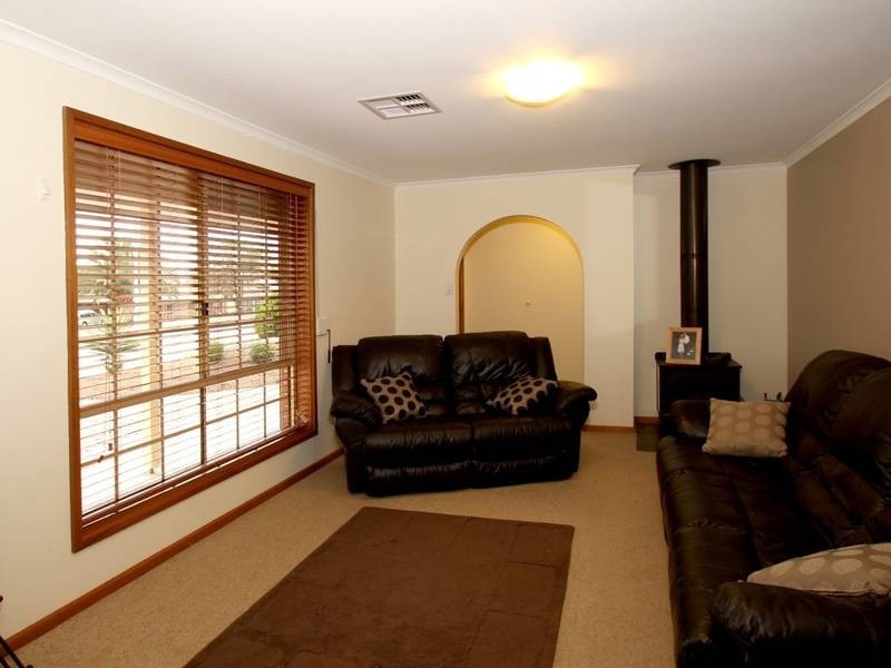 18 Quailo Avenue, Hallett Cove SA 5158