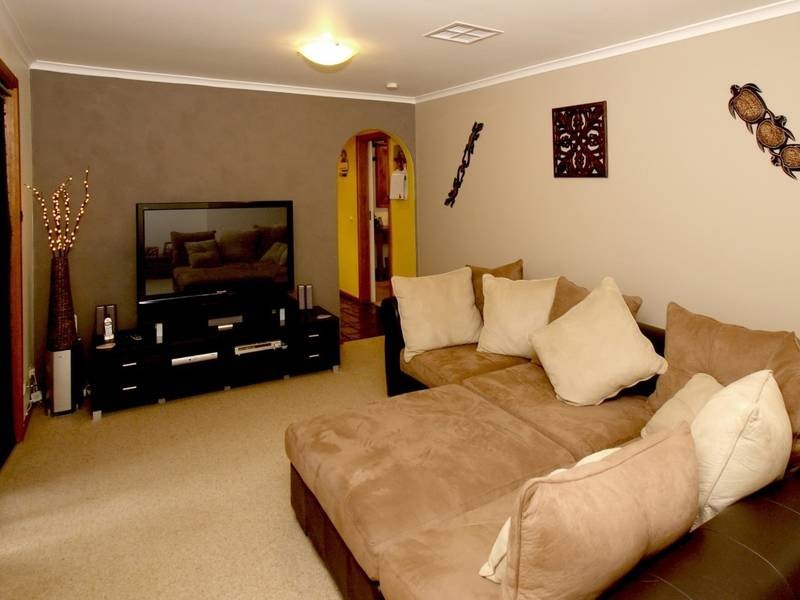 18 Quailo Avenue, Hallett Cove SA 5158