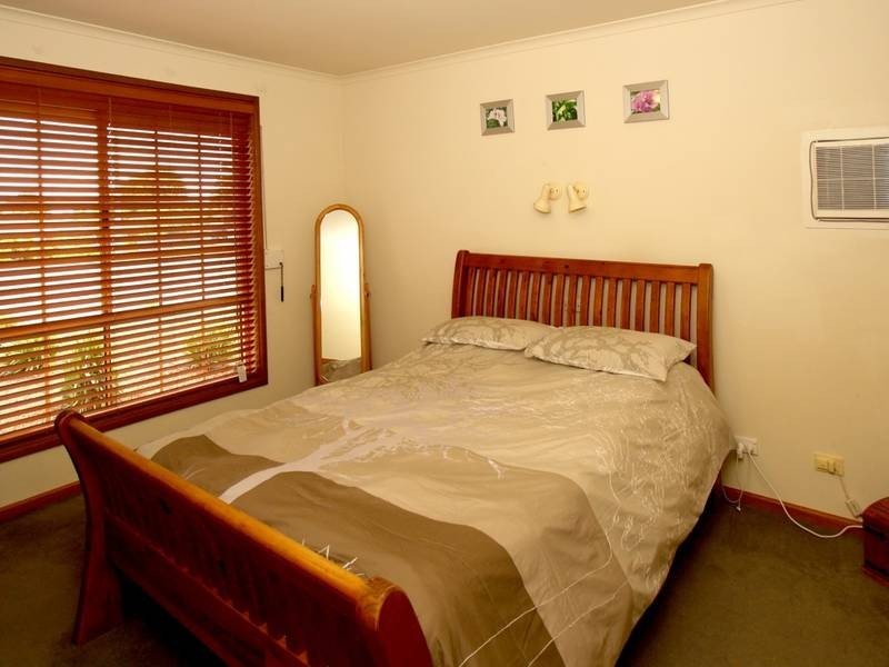 18 Quailo Avenue, Hallett Cove SA 5158