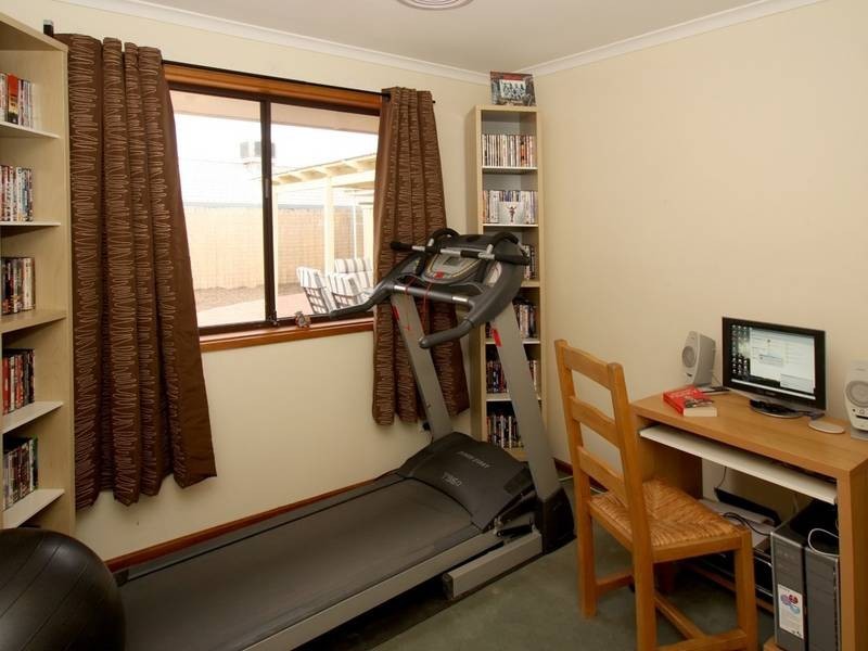 18 Quailo Avenue, Hallett Cove SA 5158