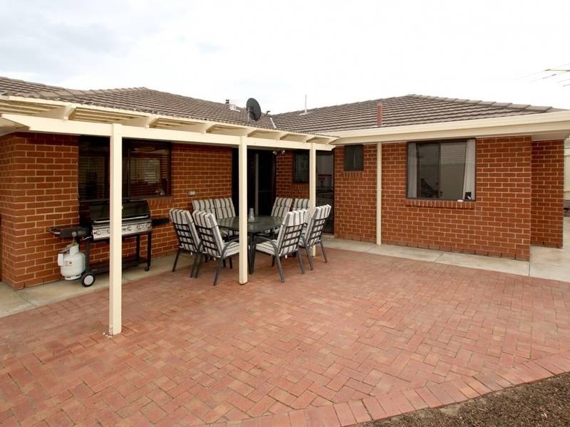 18 Quailo Avenue, Hallett Cove SA 5158