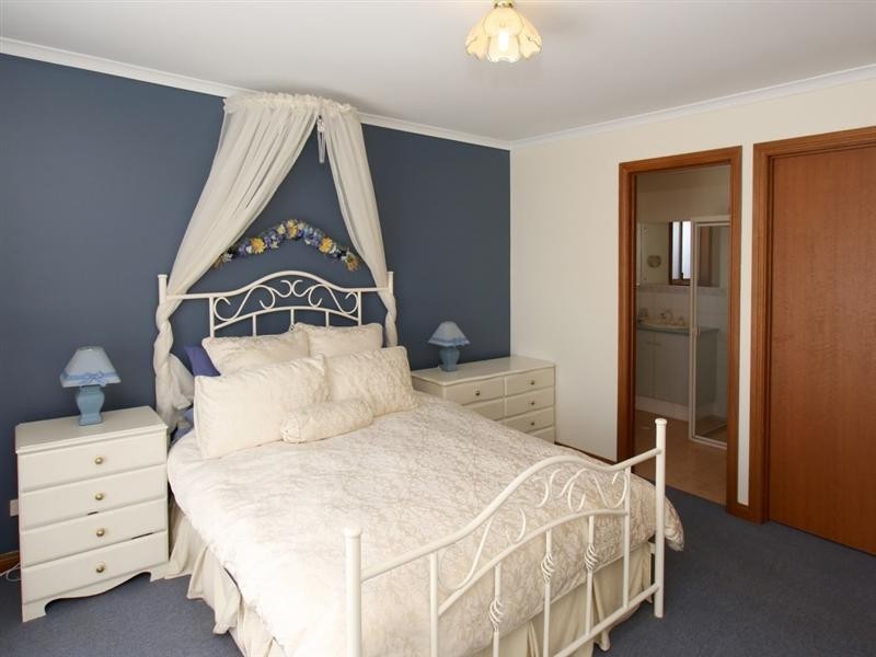 20 Allworth Drive, Happy Valley SA 5159