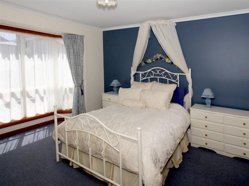 20 Allworth Drive, Happy Valley SA 5159