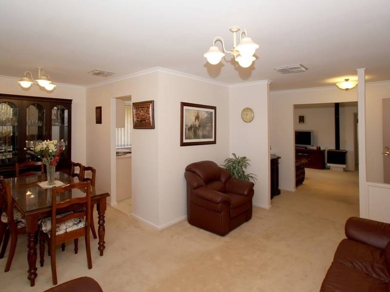 6 Cranbourne Drive, O’halloran Hill SA 5158