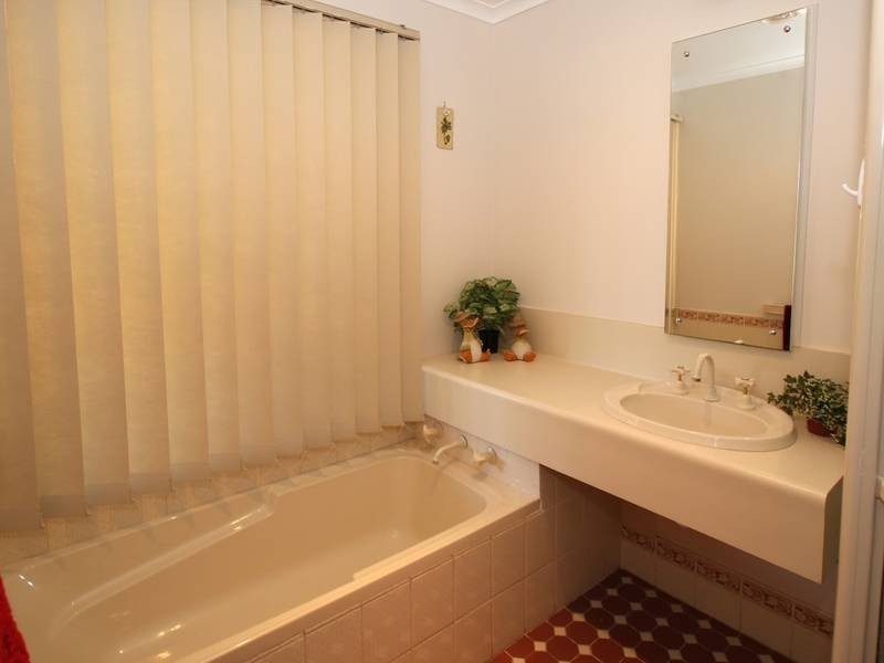 6 Cranbourne Drive, O’halloran Hill SA 5158