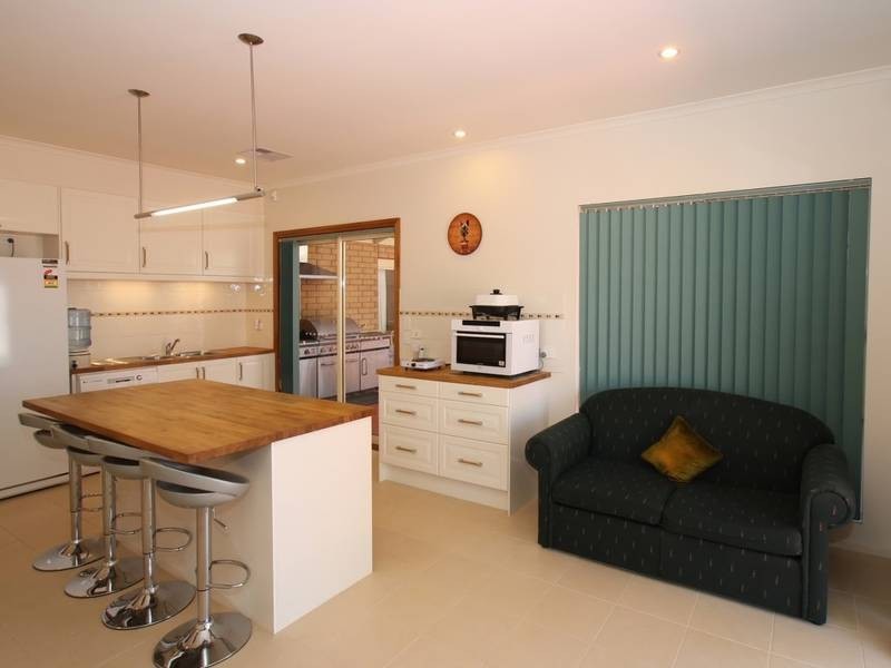 6 Zollo Drive, Woodcroft SA 5162