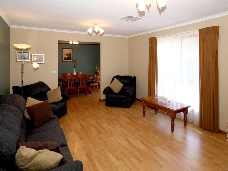 2 Mistral Court, Hallett Cove SA 5158