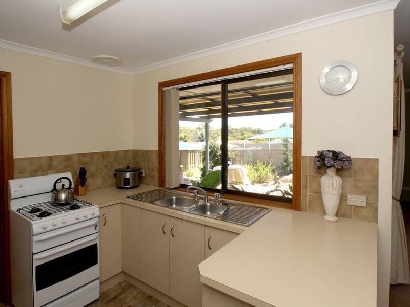 5 Windebanks Road, Aberfoyle Park SA 5159