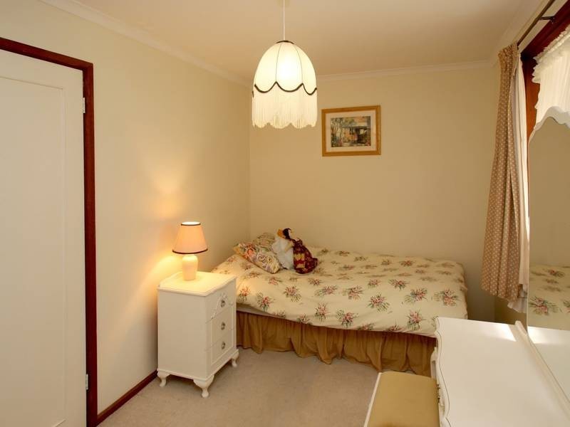 5 Broadmeadow Drive, Flagstaff Hill SA 5159