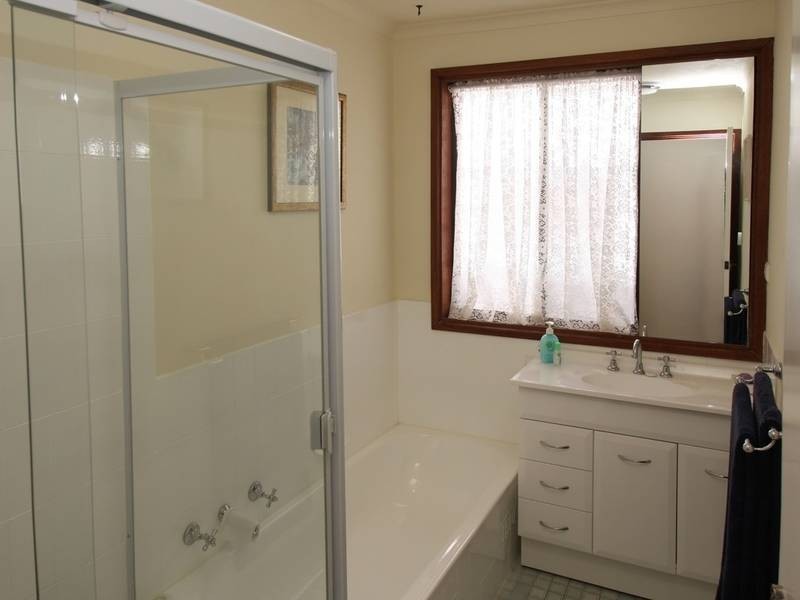 5 Broadmeadow Drive, Flagstaff Hill SA 5159