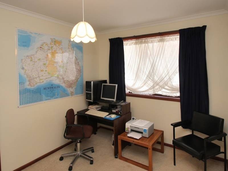 5 Broadmeadow Drive, Flagstaff Hill SA 5159