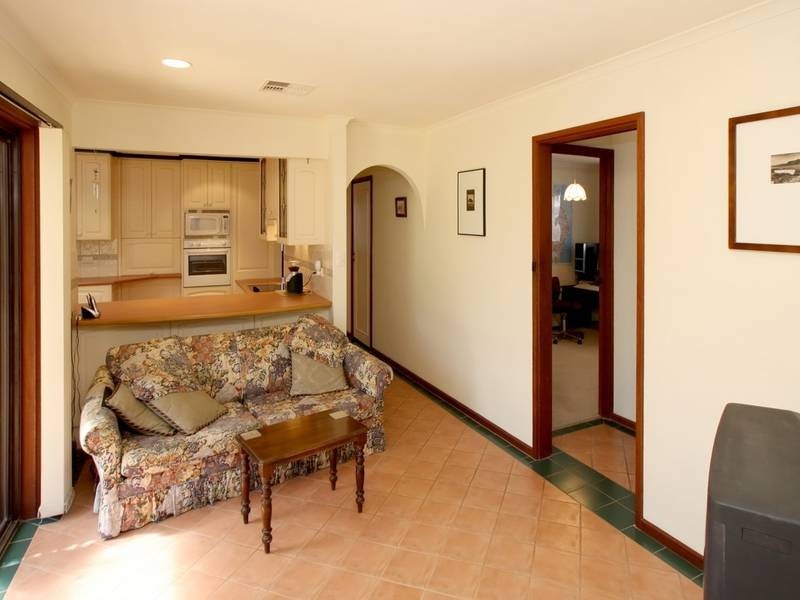 5 Broadmeadow Drive, Flagstaff Hill SA 5159