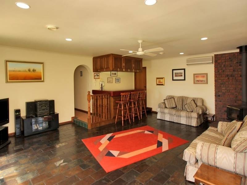 5 Broadmeadow Drive, Flagstaff Hill SA 5159