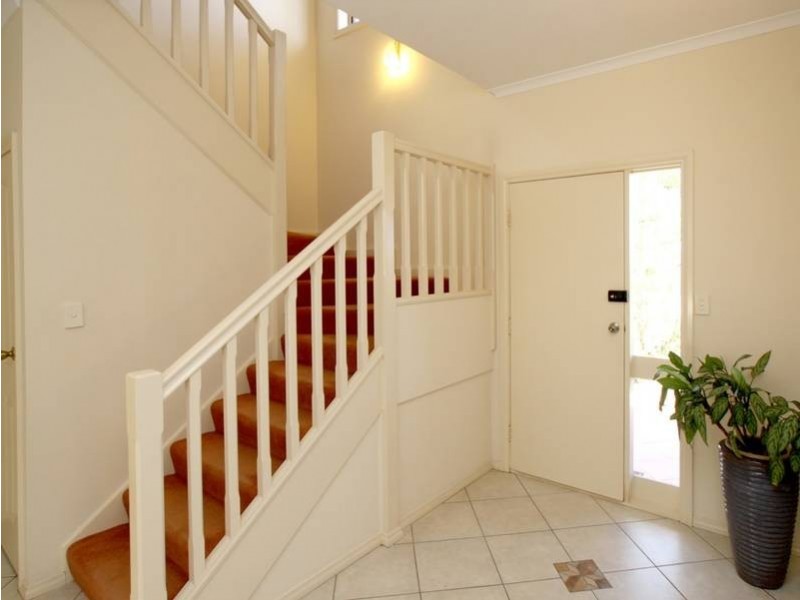 15 Highfield Drive, Aberfoyle Park SA 5159