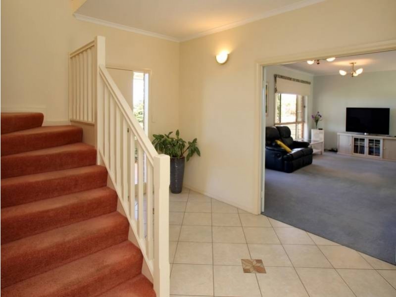 15 Highfield Drive, Aberfoyle Park SA 5159