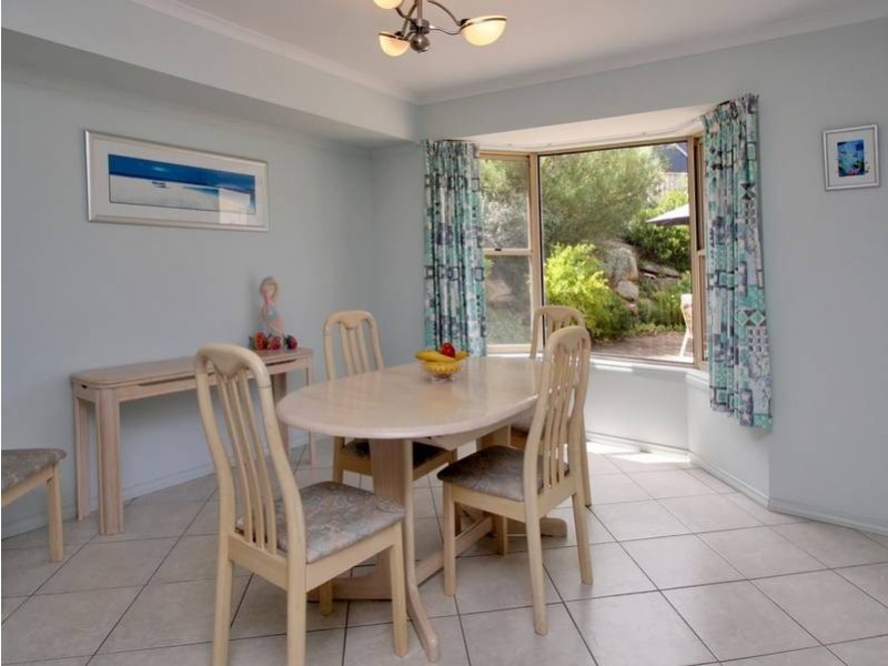 15 Highfield Drive, Aberfoyle Park SA 5159