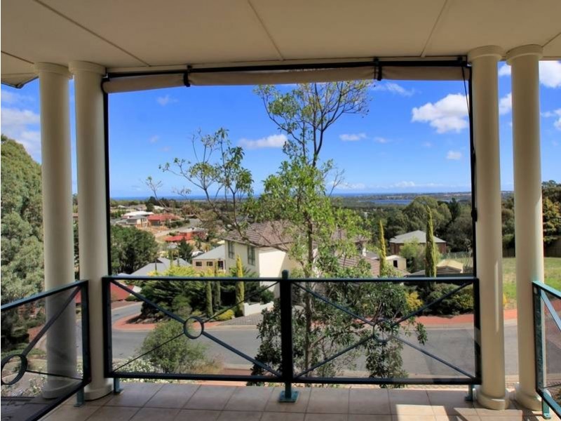 15 Highfield Drive, Aberfoyle Park SA 5159